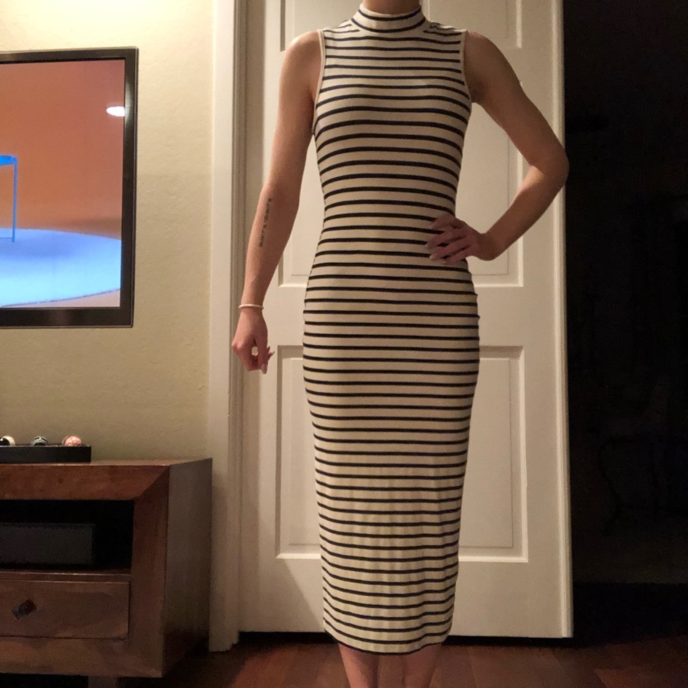 White and navy striped bodycon dress